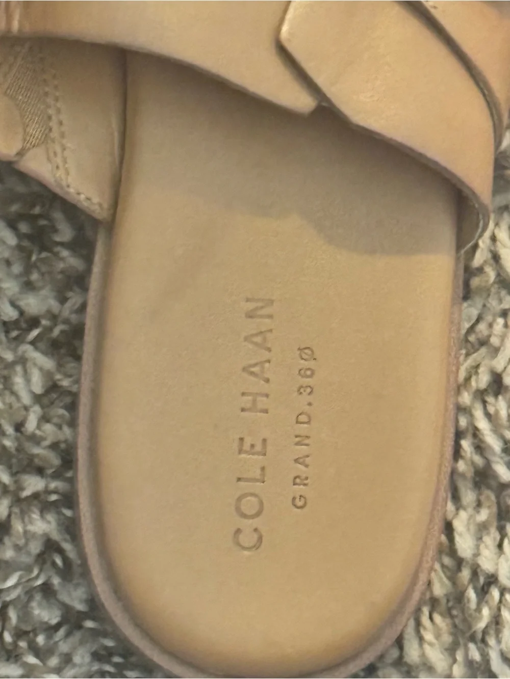 Title: Cole Haan Women’s Tan Leather Buckle Thong Slide Sandals Size 7B